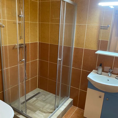 Location d’un appartement confortable de 3 pièces, 140 m², dans le quartier Mamaia, Constanța, Roumanie